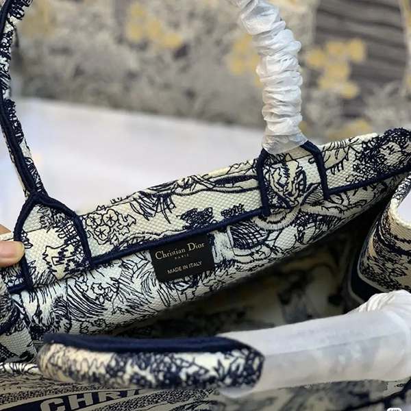 ディオール トートバック 偽物 スモールレディース M1296ZTDT_M808